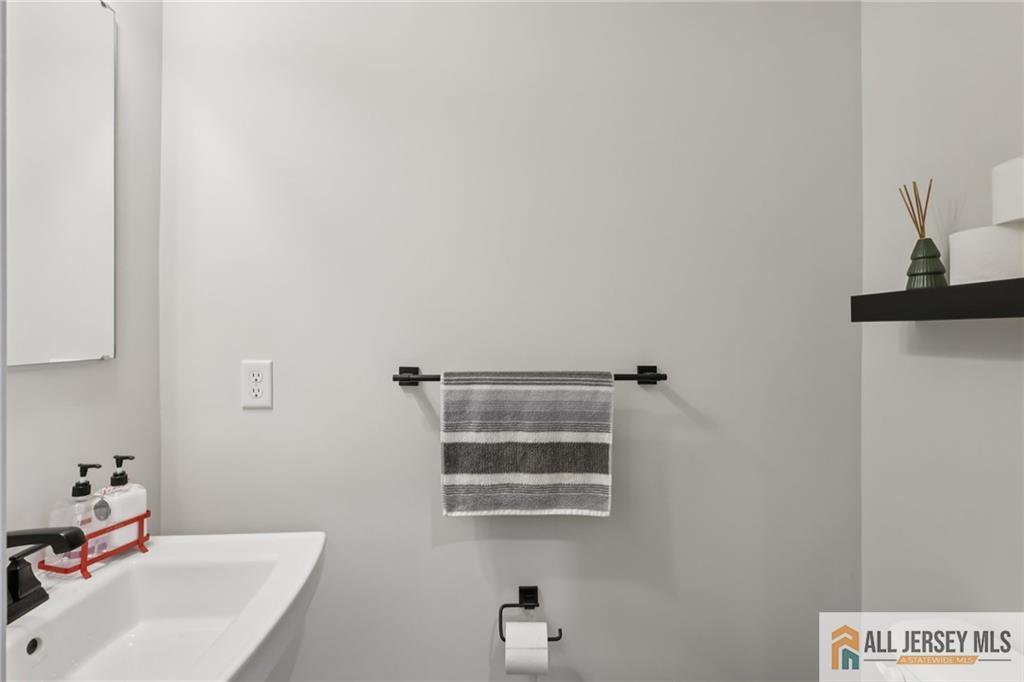10 Athens Way, Aberdeen, NJ, 07721 image 19