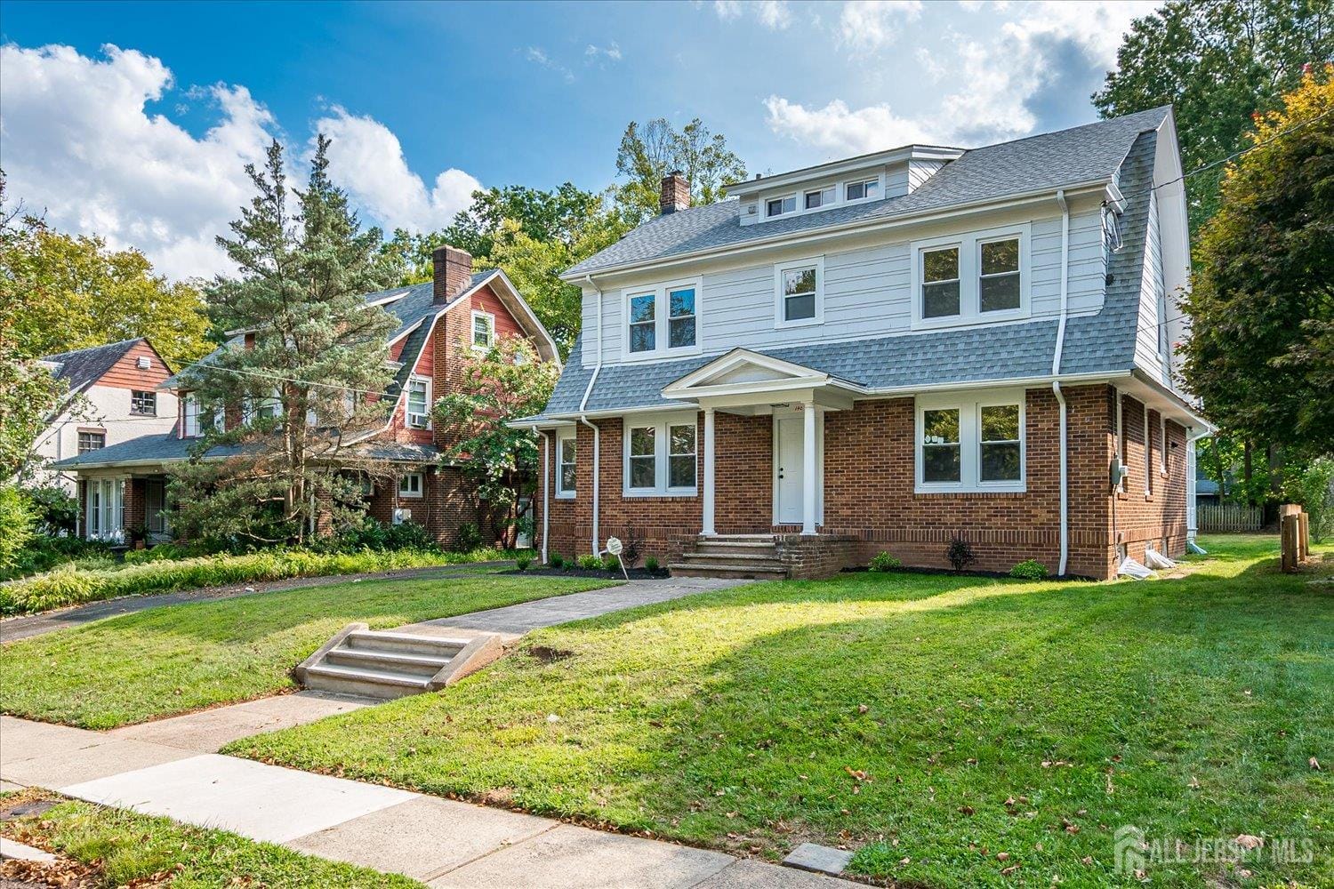 140 Oakview Avenue Image 2