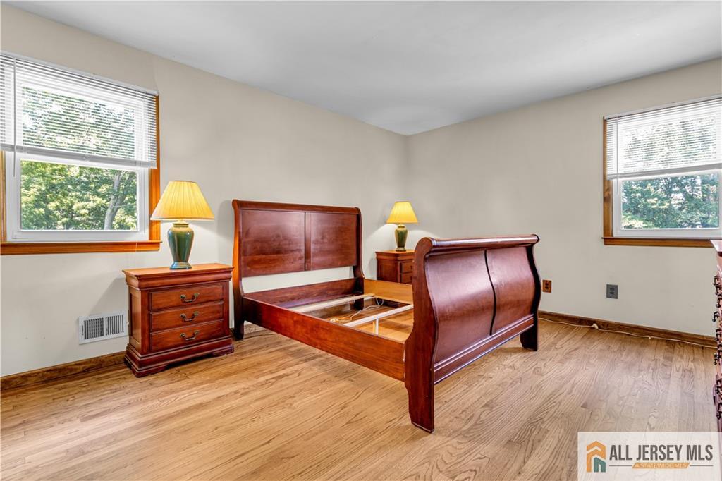 8 Whitehall Avenue, Edison, NJ, 08820 image 15