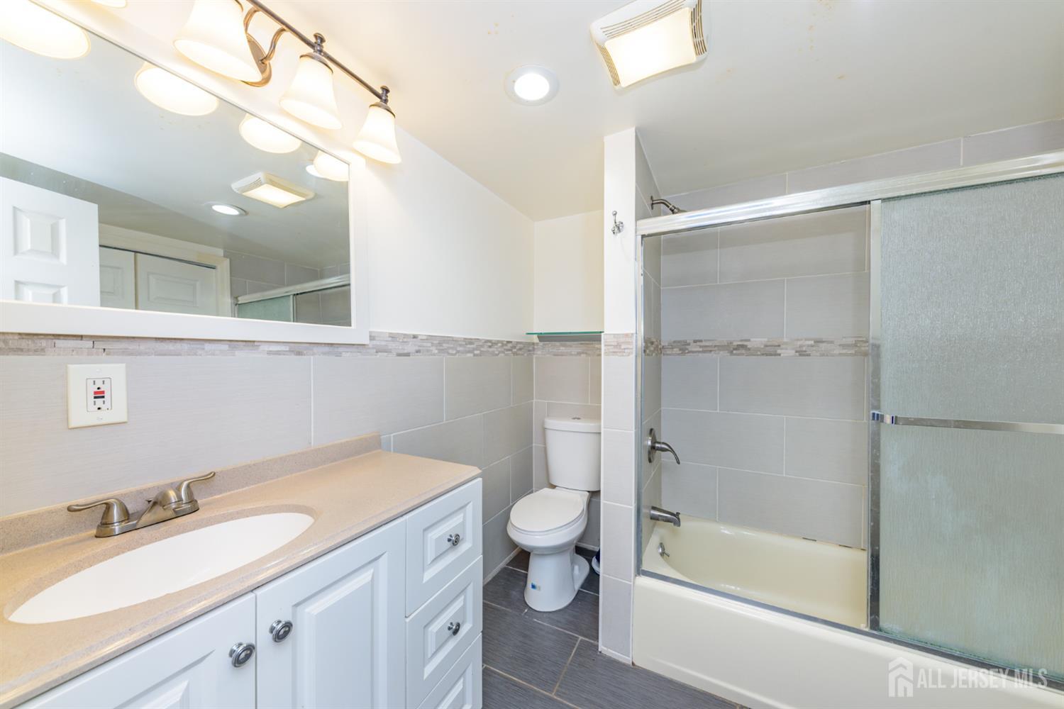 590 Chain O Hills Road, Colonia, NJ, 07067 image 24