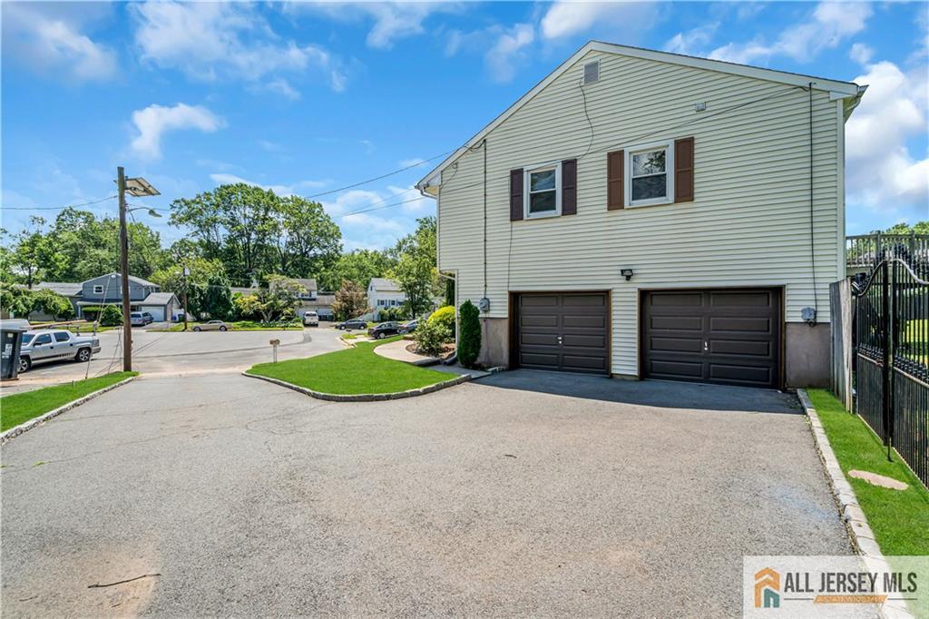 8 Whitehall Avenue, Edison, NJ, 08820 image 33