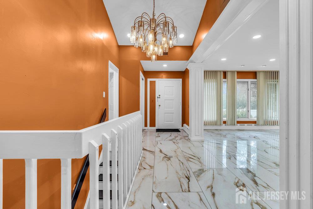585 Noe Avenue Image 3
