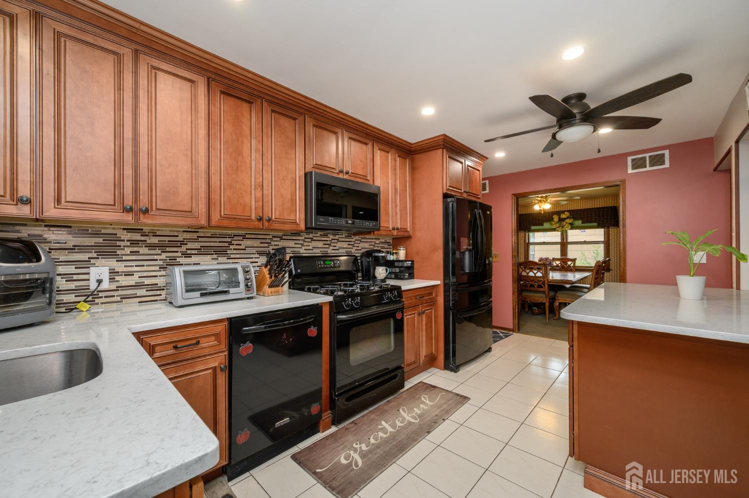 54 Montclair Avenue, Edison, NJ, 08820 image 9