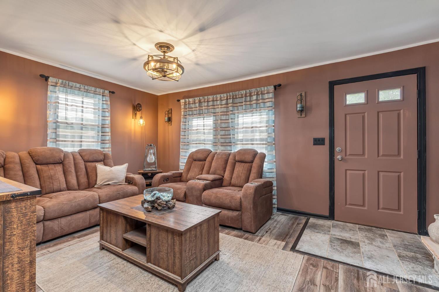 43 N Madison Avenue Image 3