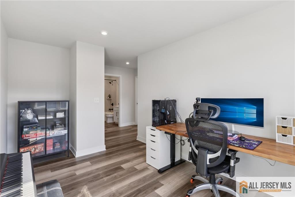 10 Athens Way, Aberdeen, NJ, 07721 image 35