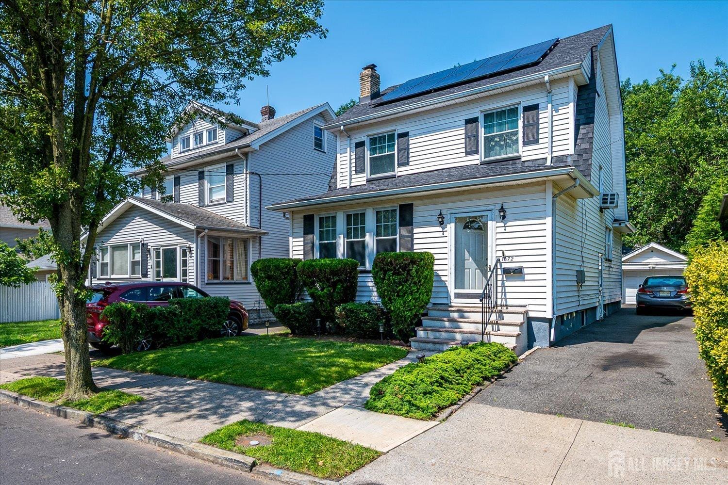 1072 Salem Avenue Image 1
