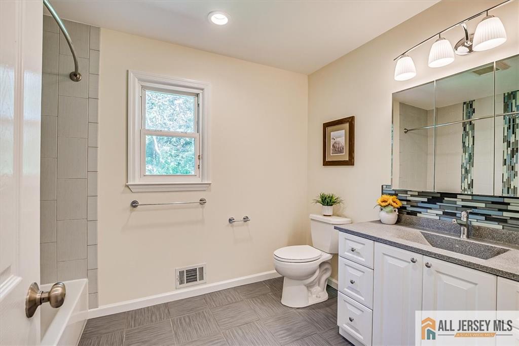 5 Queens Road, East Brunswick, NJ, 08816 image 40
