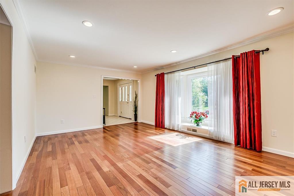5 Queens Road, East Brunswick, NJ, 08816 image 16