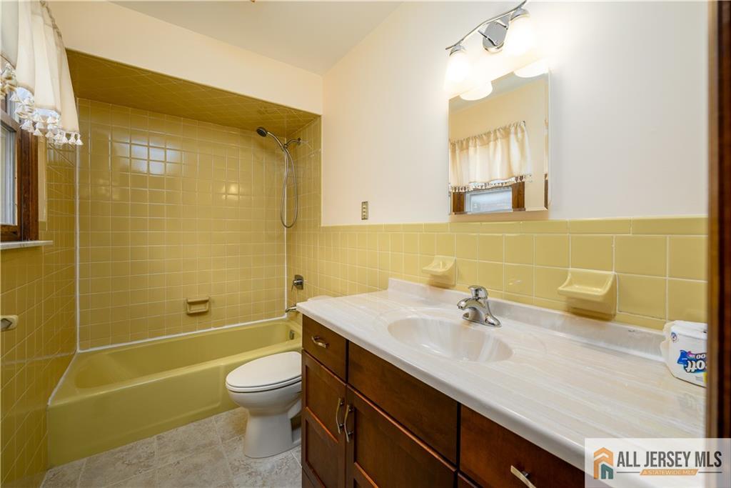 12 W Clark Place, Colonia, NJ, 07067 image 22