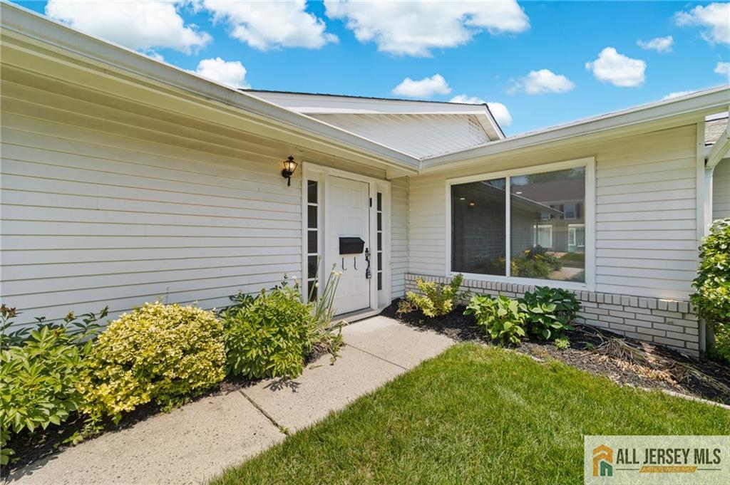 442 Dahlia Plaza 442A Image 2