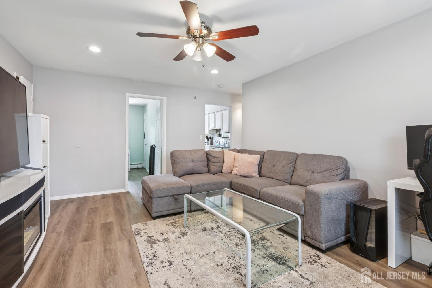 37 York Drive 6A Image 2