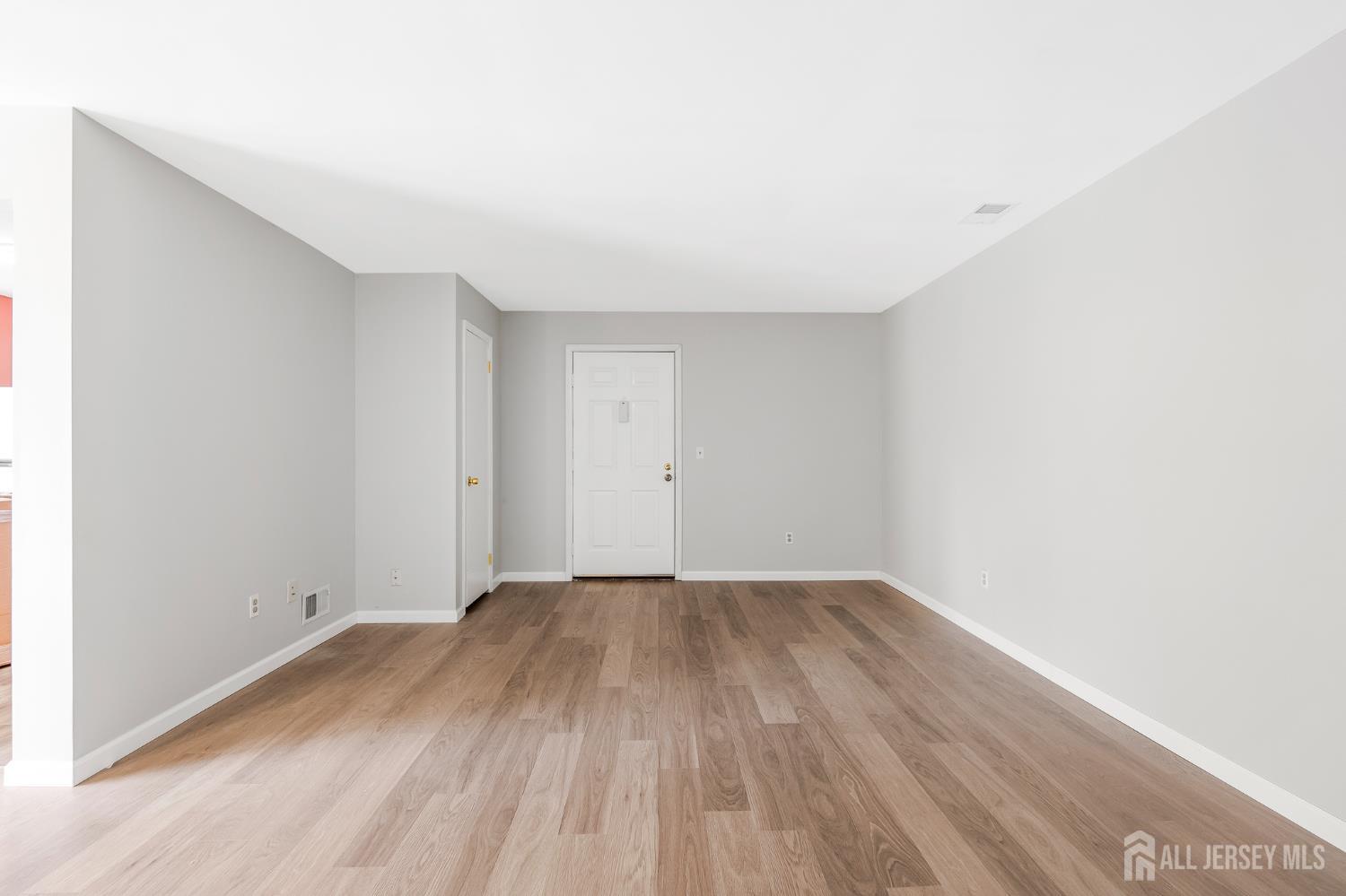 5 Foxhall Street A, Middlesex, NJ, 08846 image 8