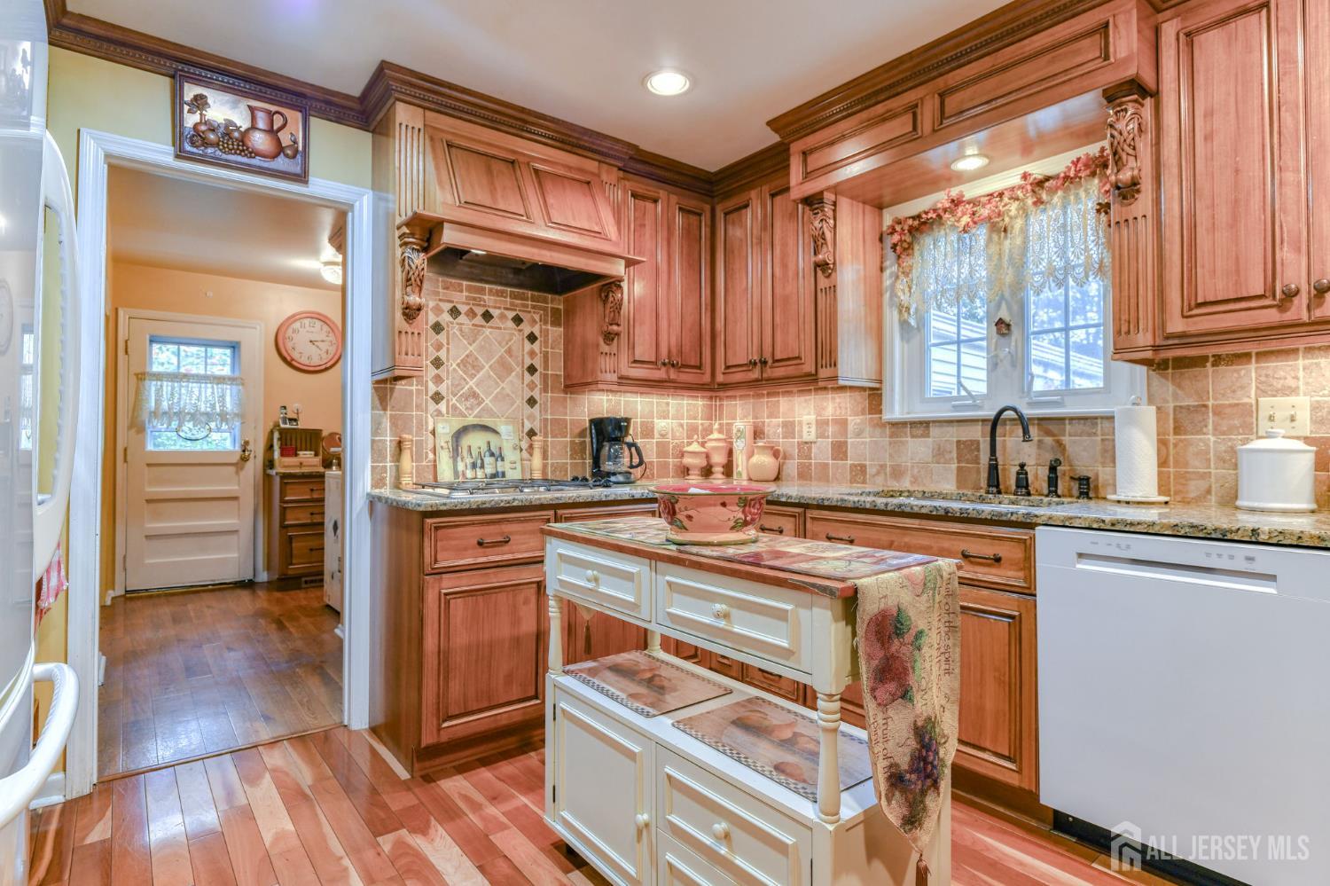 51 S Brook Drive, Milltown, NJ, 08850 image 10