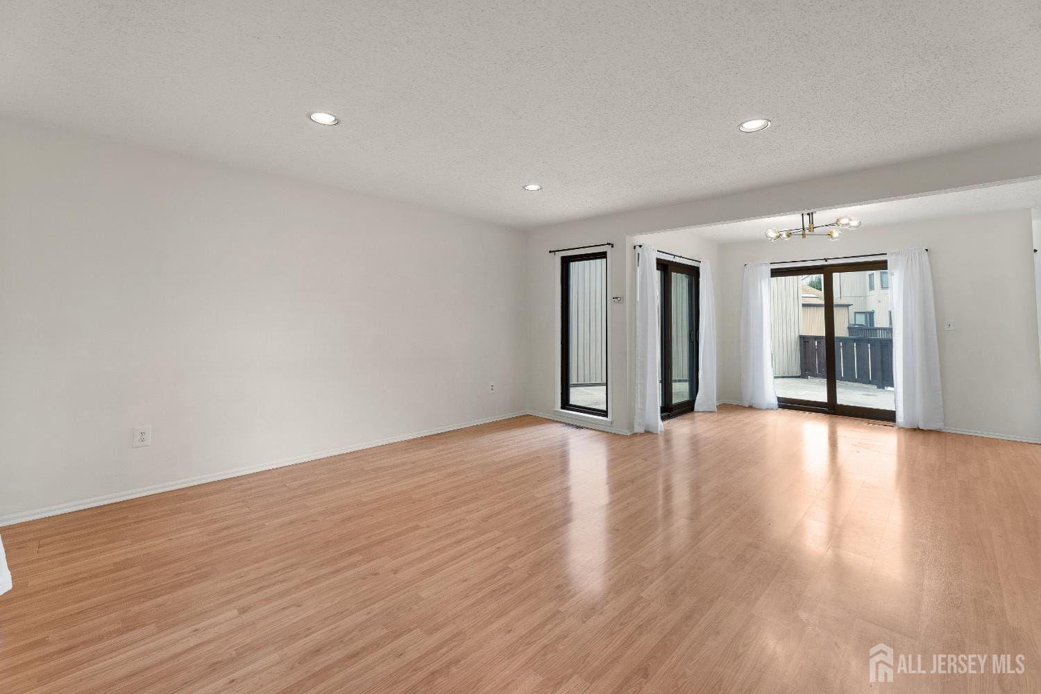 65 Diamond Lane Image 4