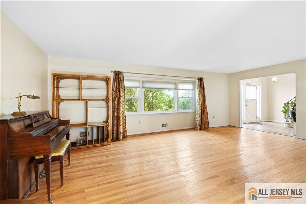 70 Creamer Drive, Sayreville, NJ, 08872 image 17