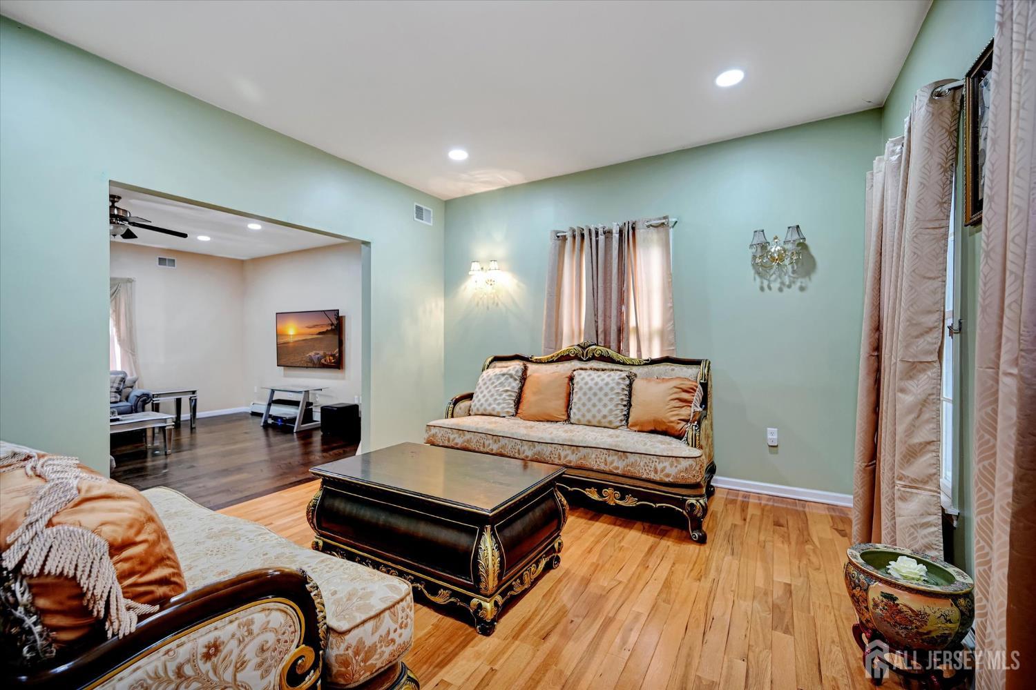 10 MILFORD Court, Edison, NJ, 08820 image 12