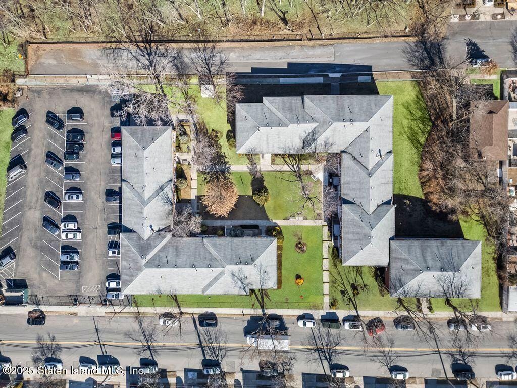 475 Armstrong Avenue 1f Image 4