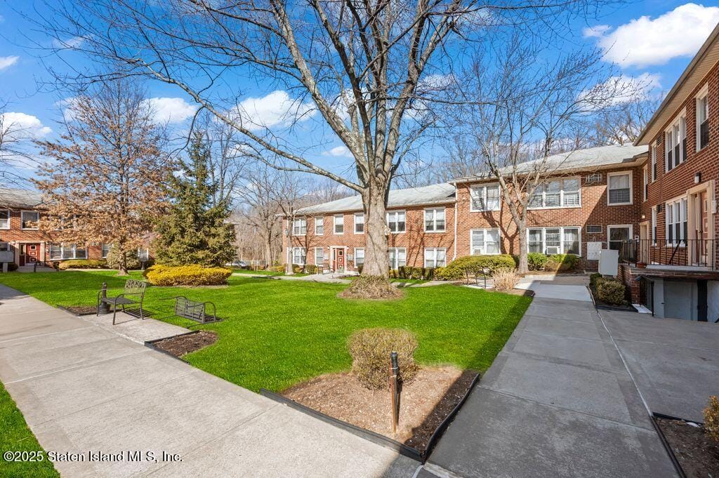 475 Armstrong Avenue 1f Image 3