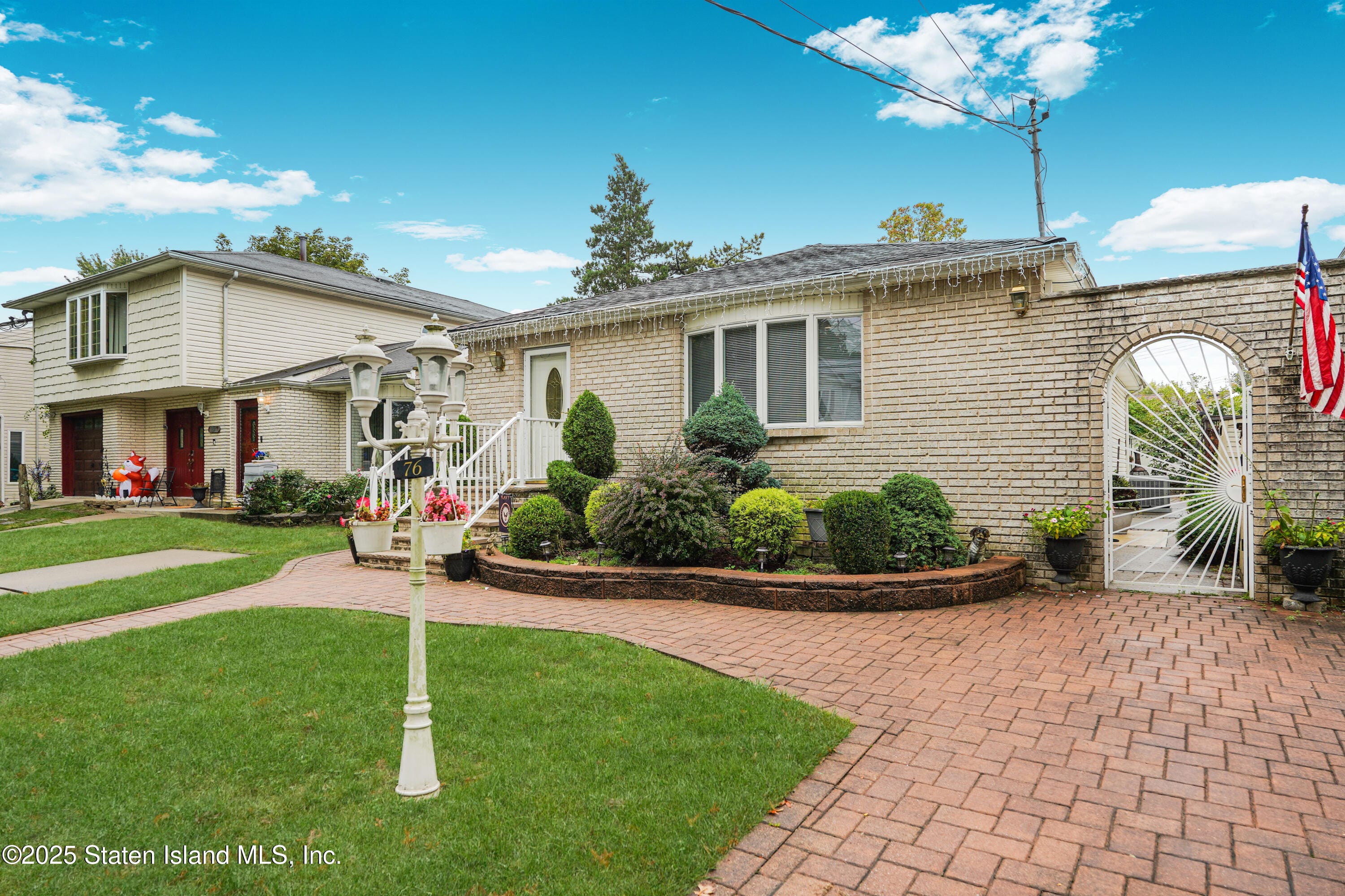 76 Stecher Street Image 2