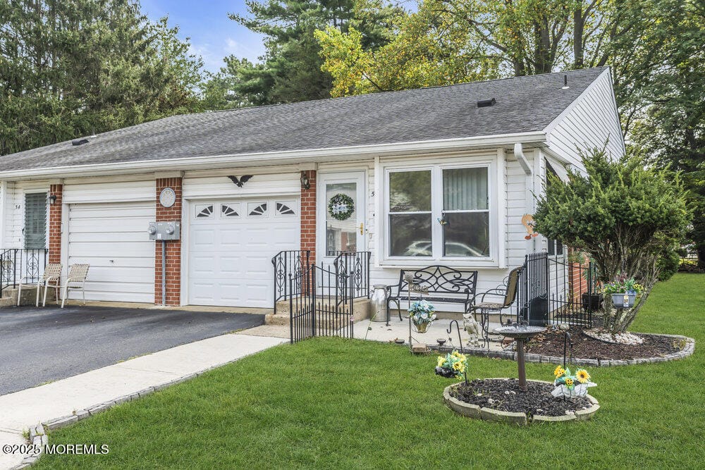 5 Quaker Lane B, Whiting, NJ, 08759