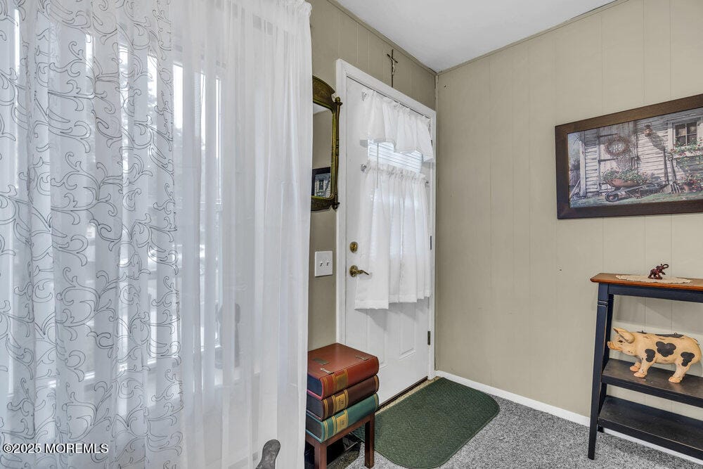 5 Quaker Lane B Image 4