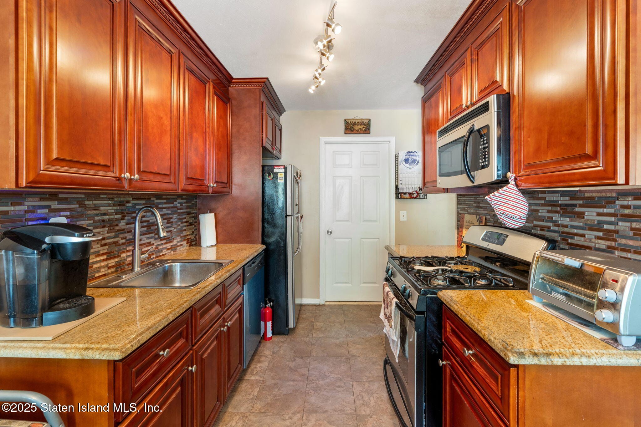 857 Bloomingdale Road, Staten Island, NY, 10309 image 6