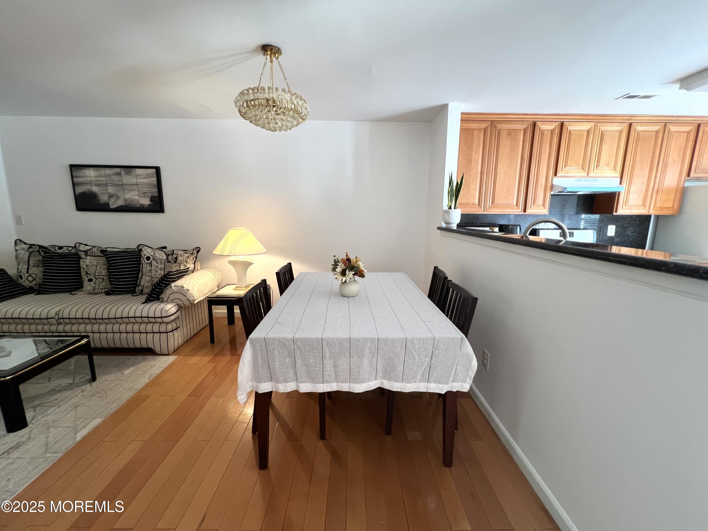 63 Lexington Court Image 5