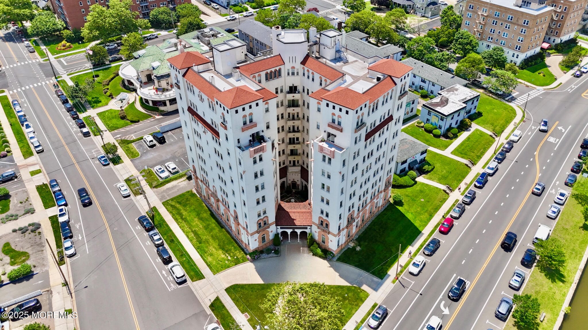 400 Deal Lake Drive 3J Image 3