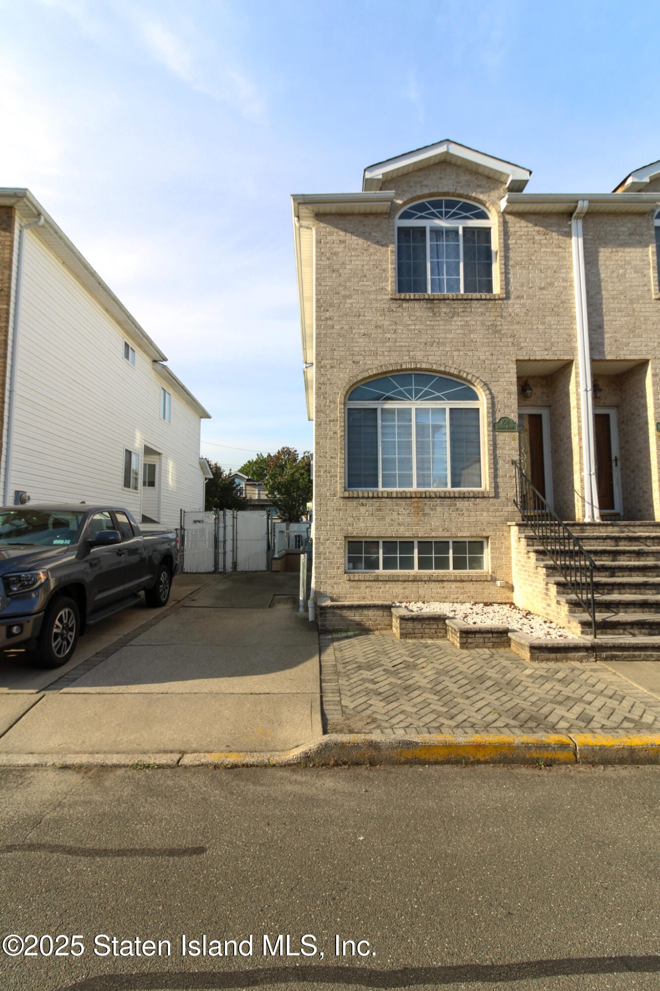 158 Camden Avenue Image 2