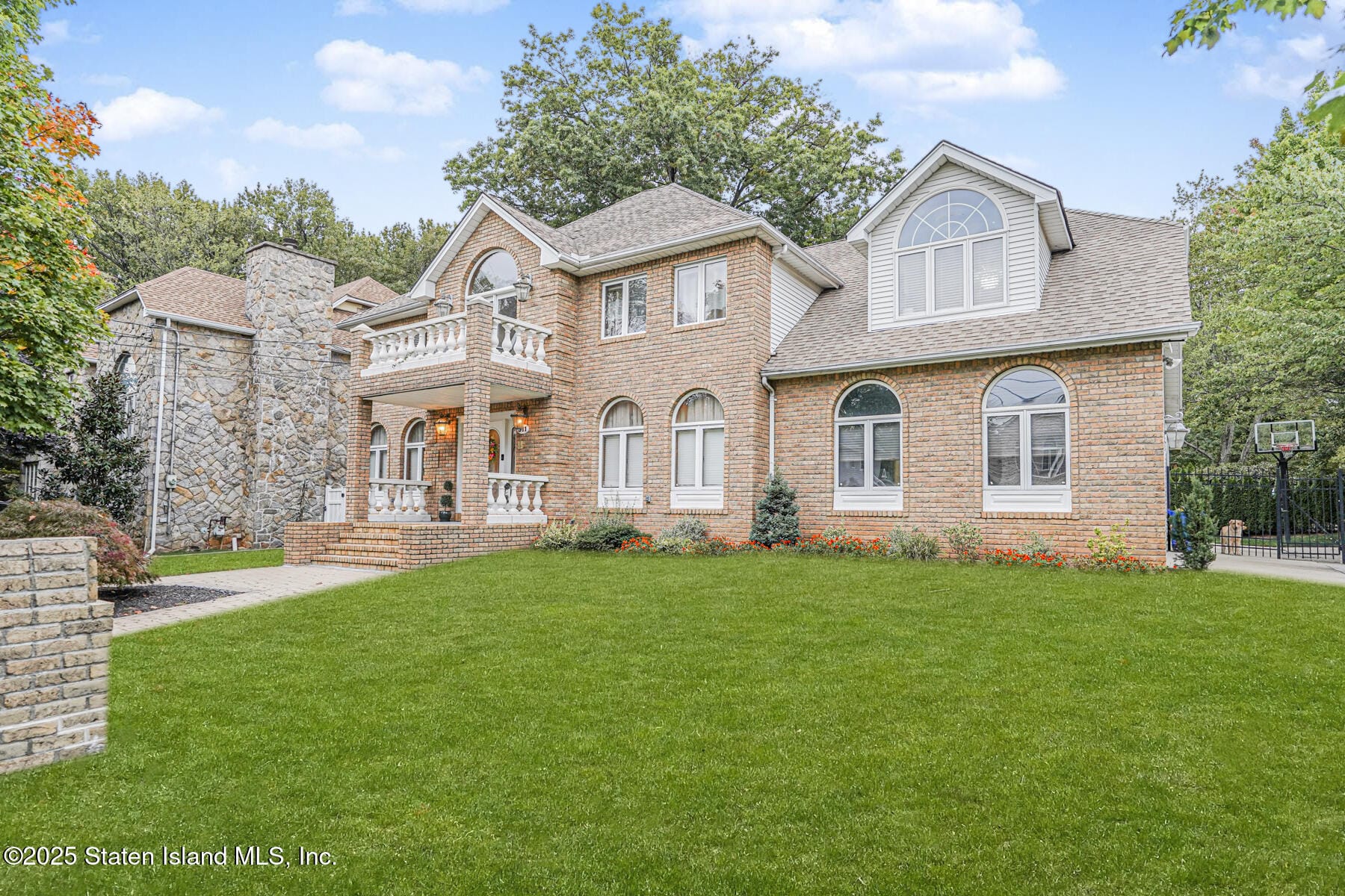 311 Bertram Avenue Image 2