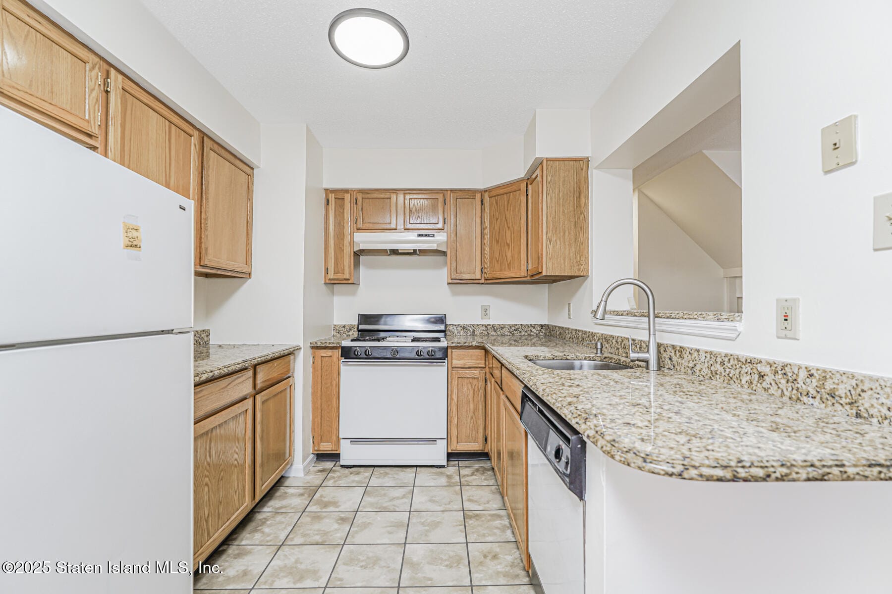 670 Ilyssa Way, Staten Island, NY, 10312 image 10