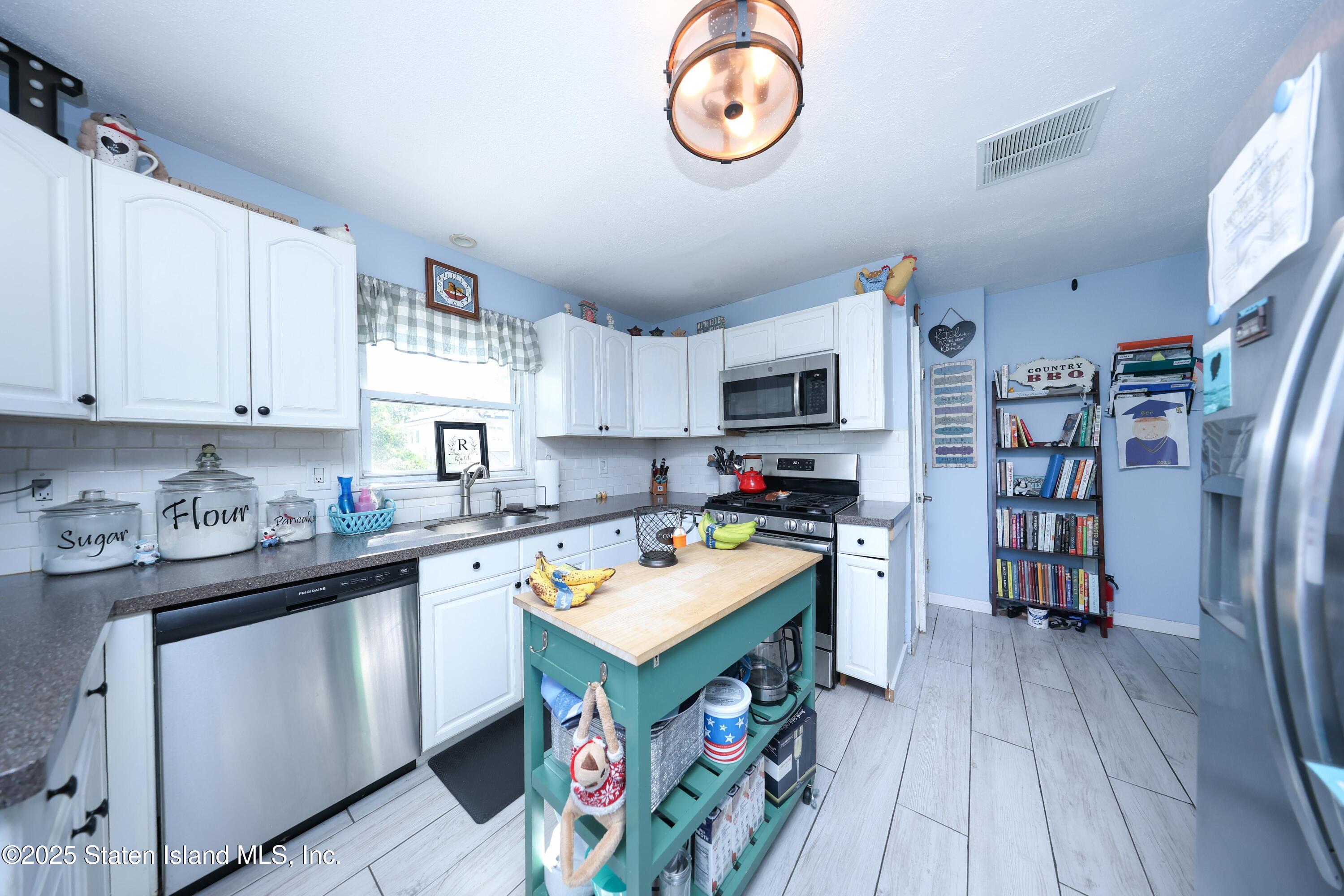 52 Pleasant Plains Avenue, Staten Island, NY, 10309 image 11