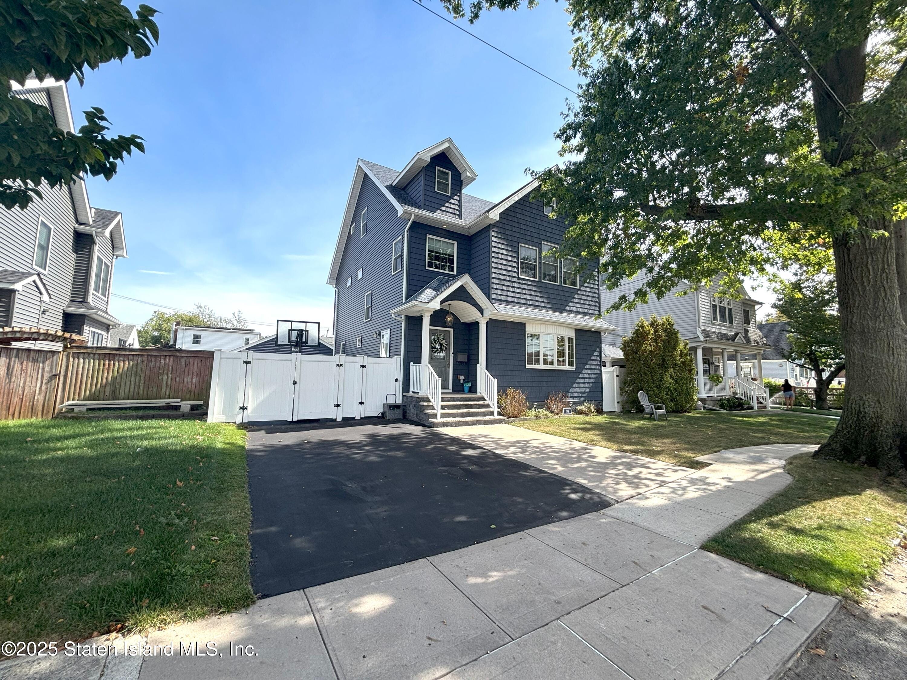 199 Willowbrook Road Image 1