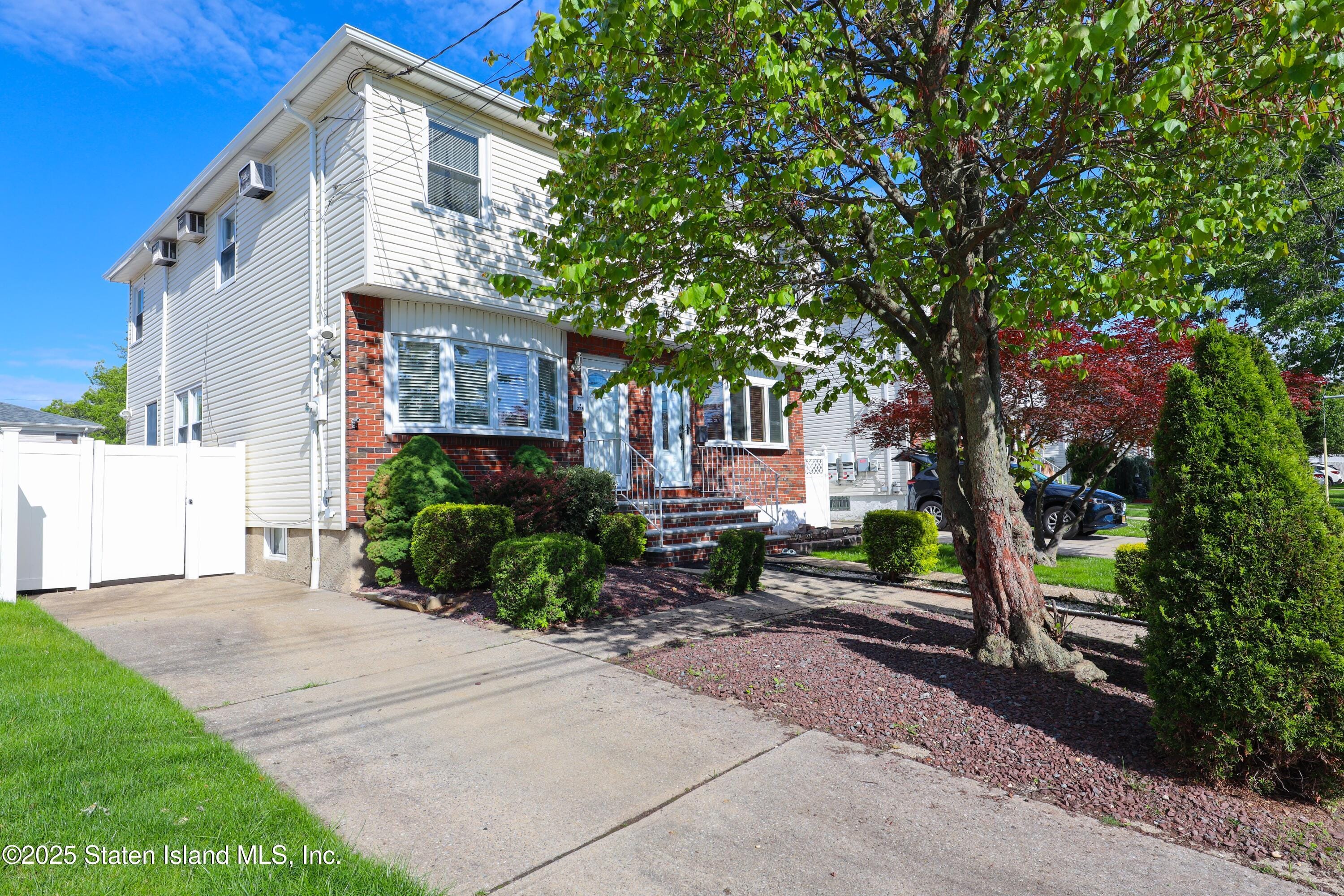 223 Abingdon Avenue Image 1