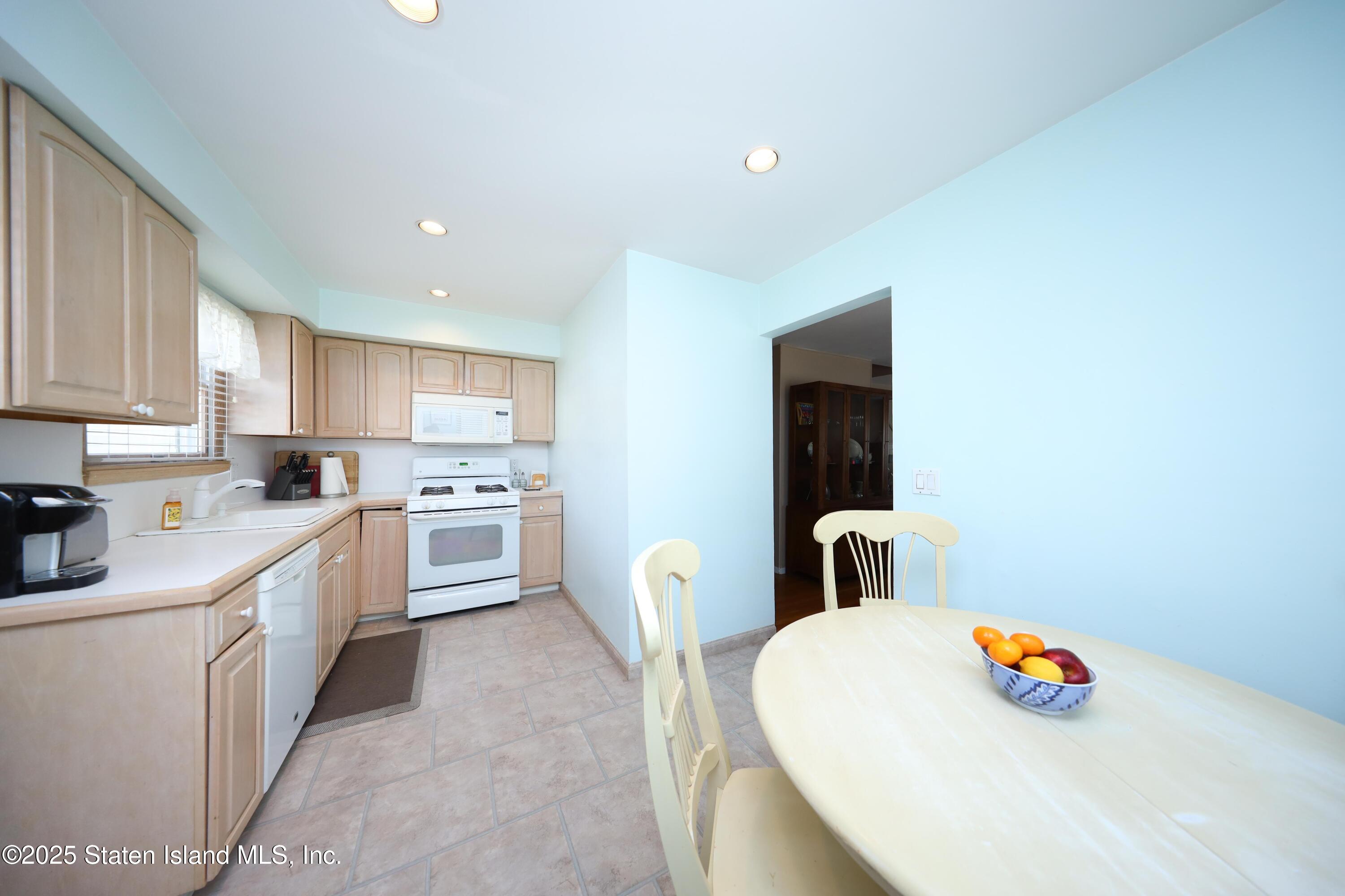 223 Abingdon Avenue, Staten Island, NY, 10308 image 7