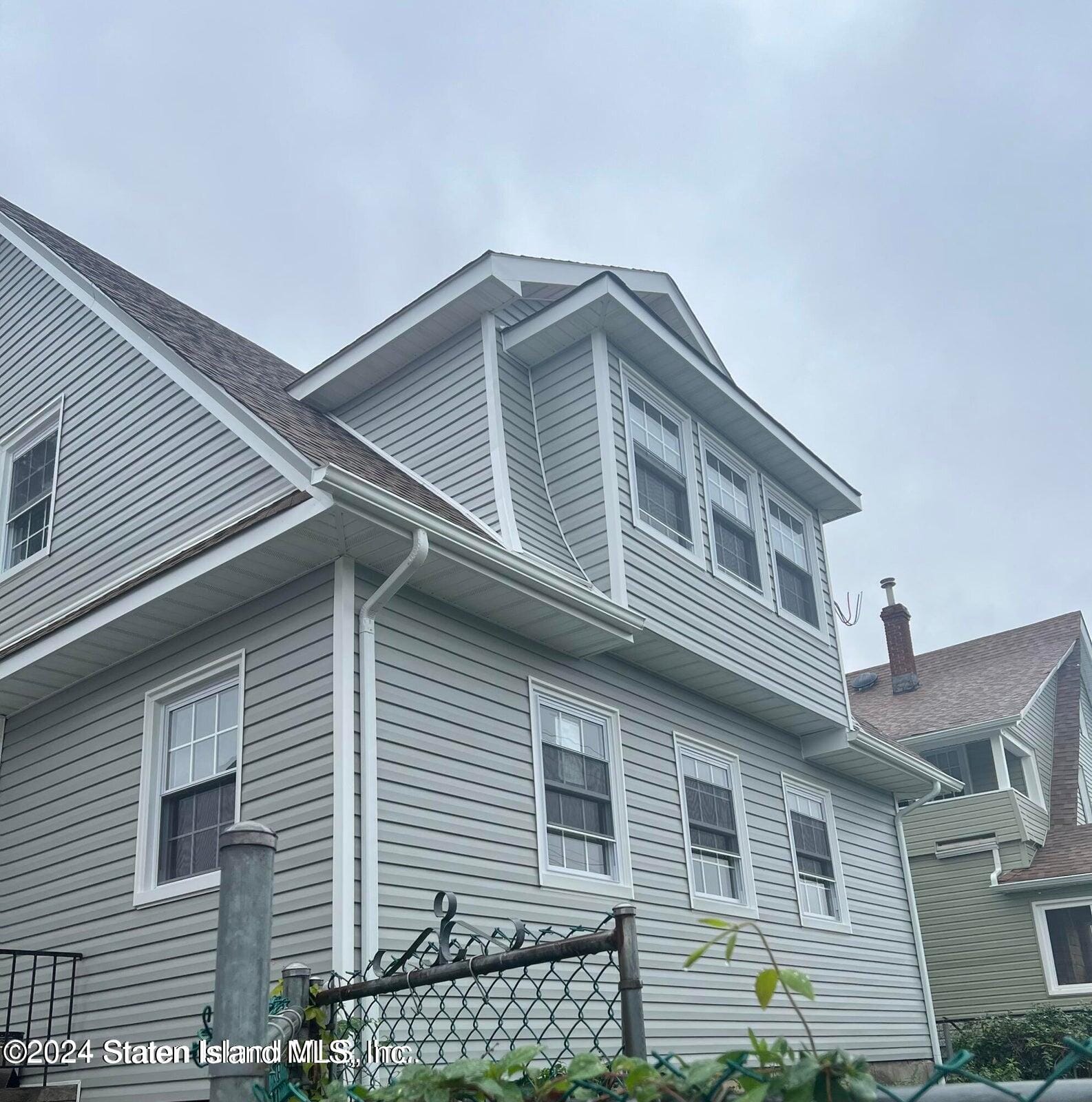 129 New Dorp Plaza Image 2