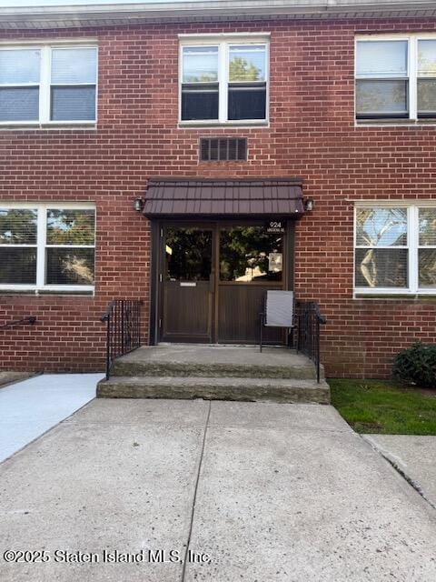 924 Armstrong Avenue 2-3 Image 1