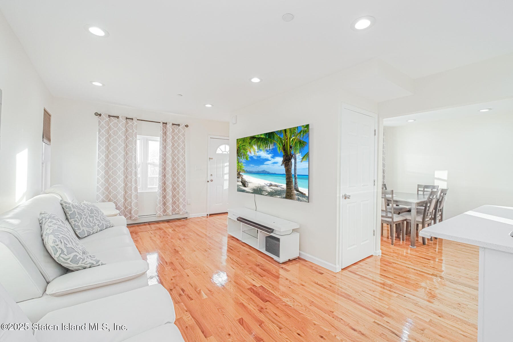 43 Maple Terrace Image 4