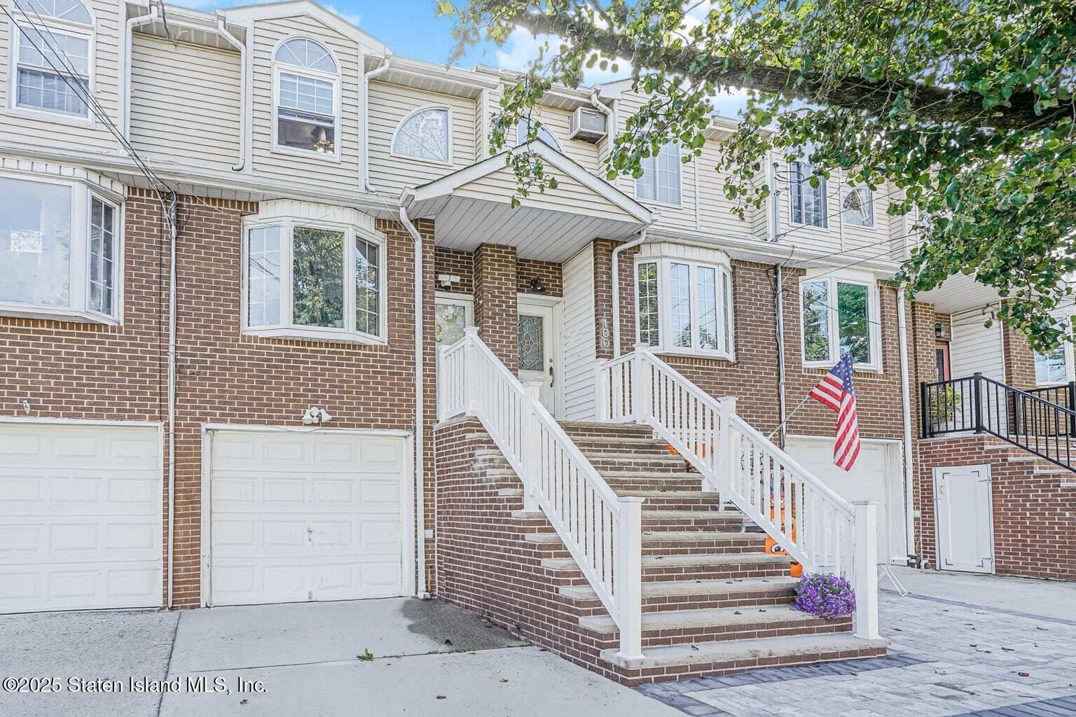 98 N Railroad Avenue Image 2