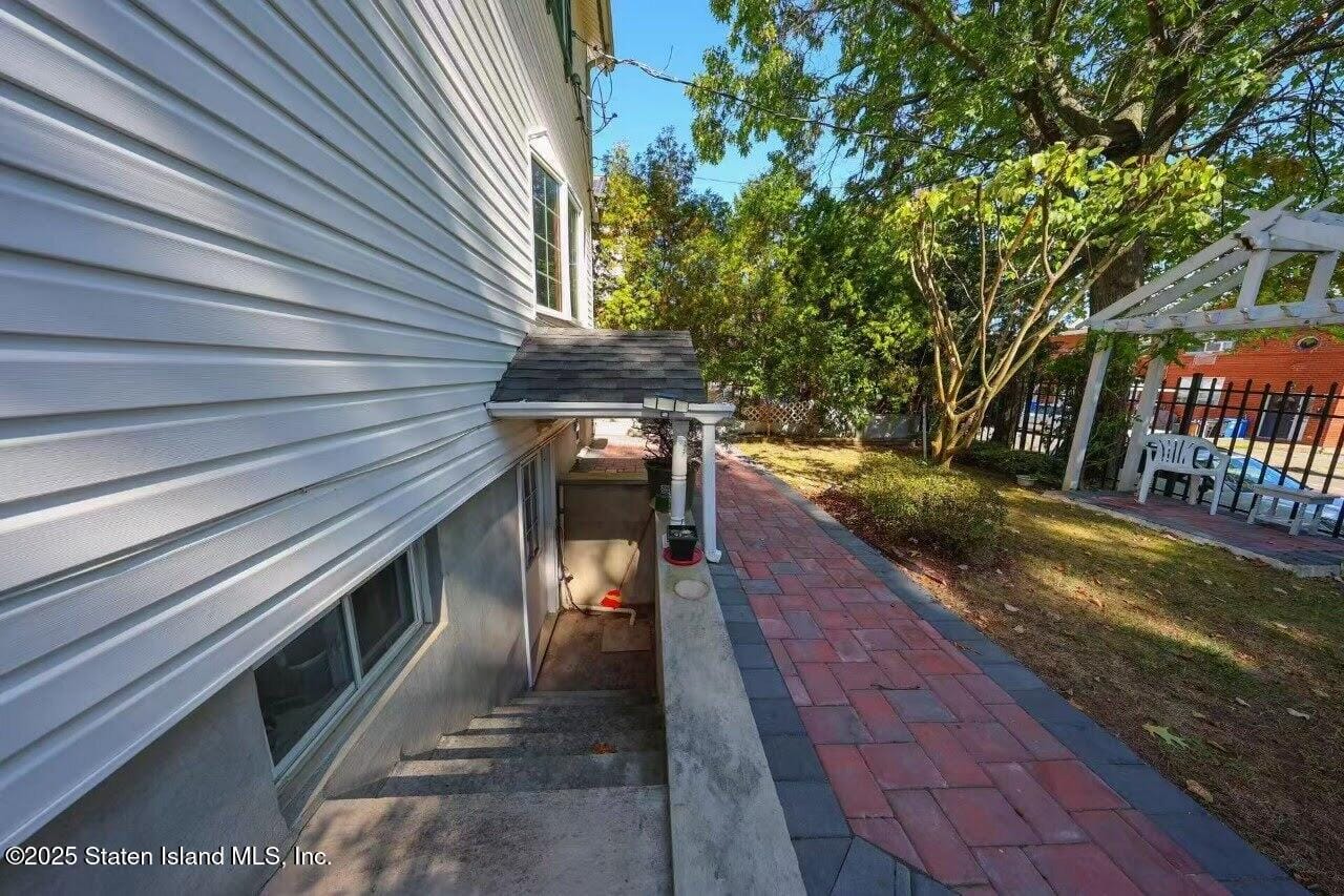 714 Annadale Road Image 5