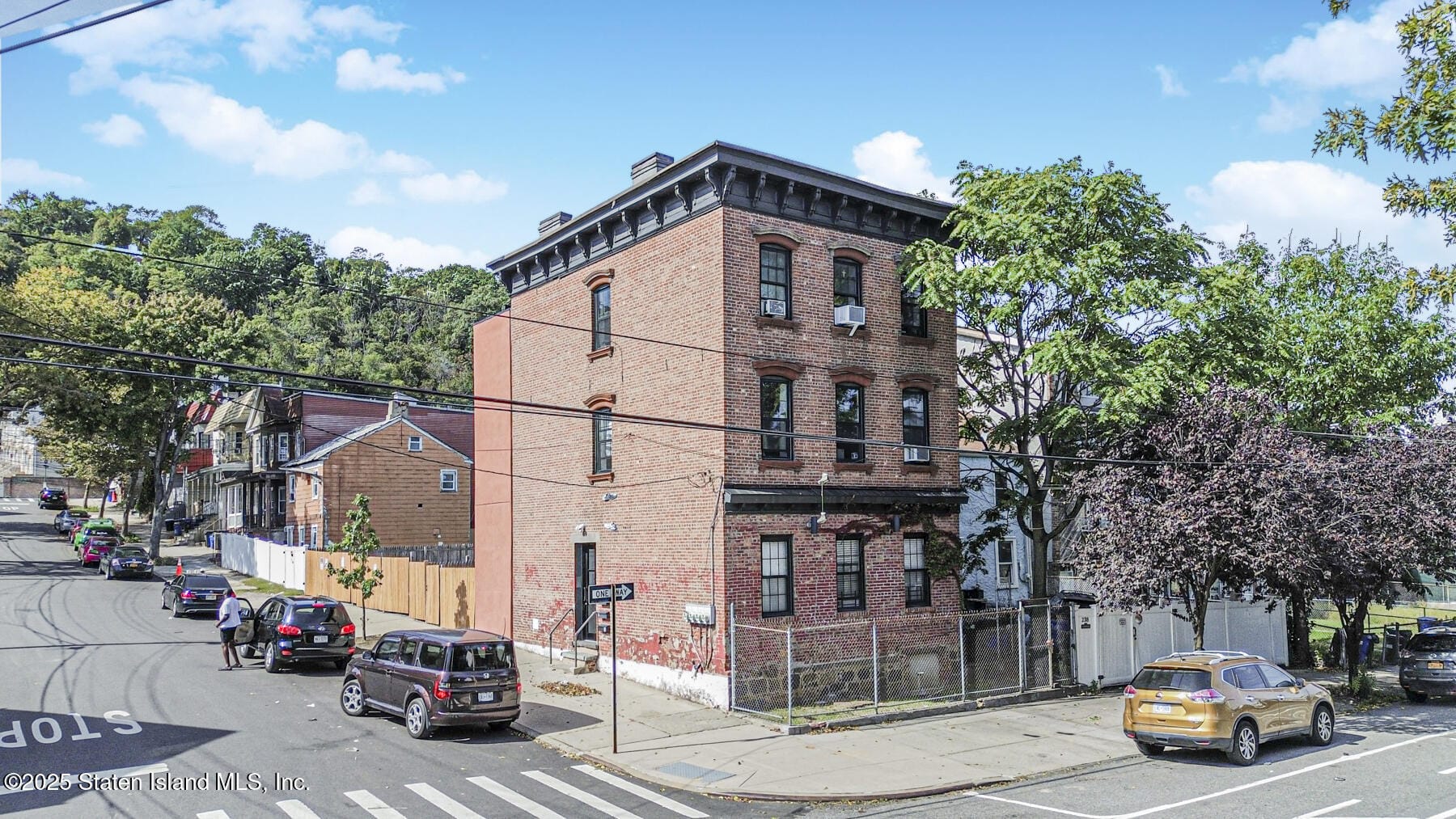 242 Targee Street Image 3