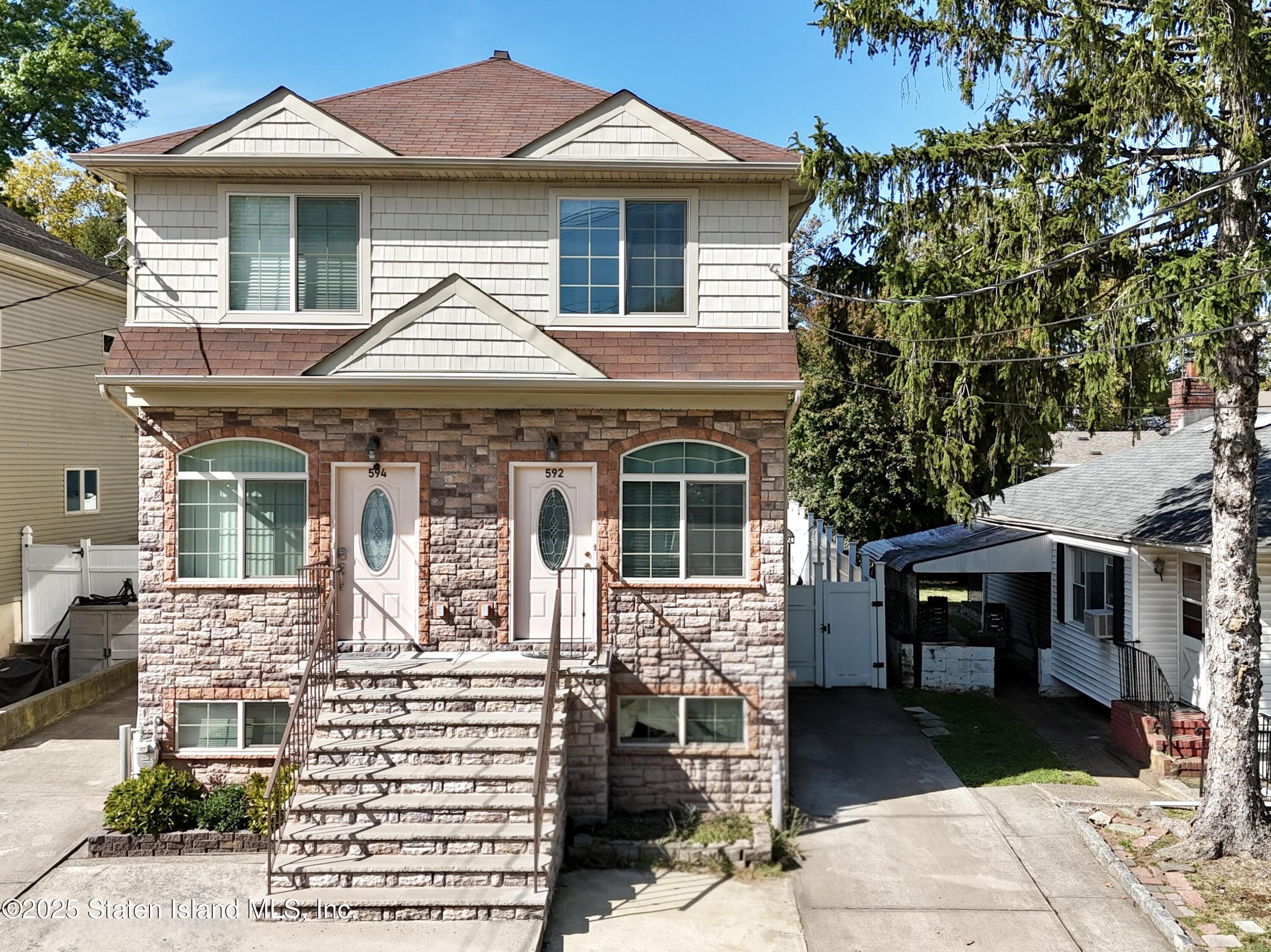 592 Woolley Avenue Image 1