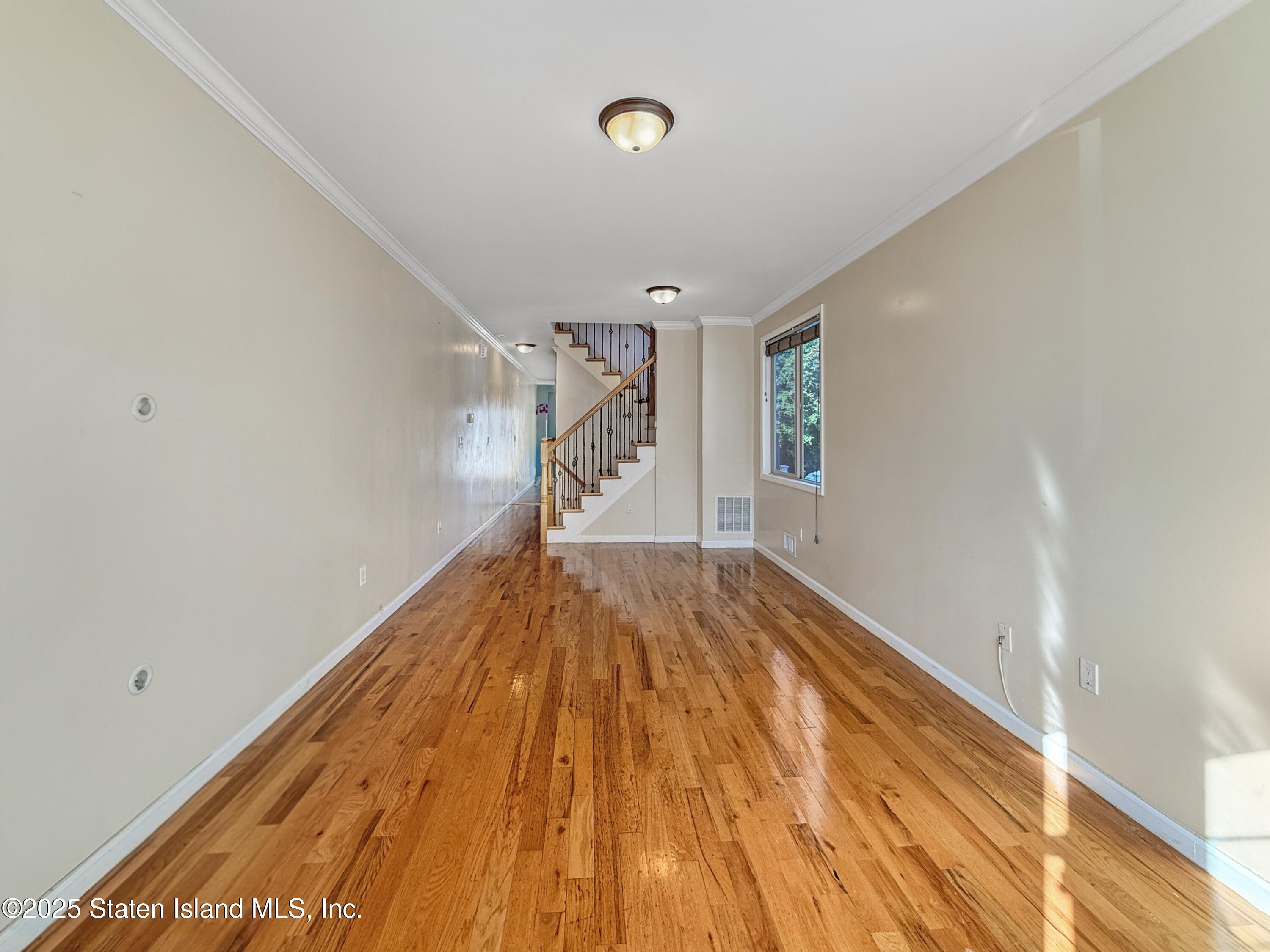 592 Woolley Avenue Image 3
