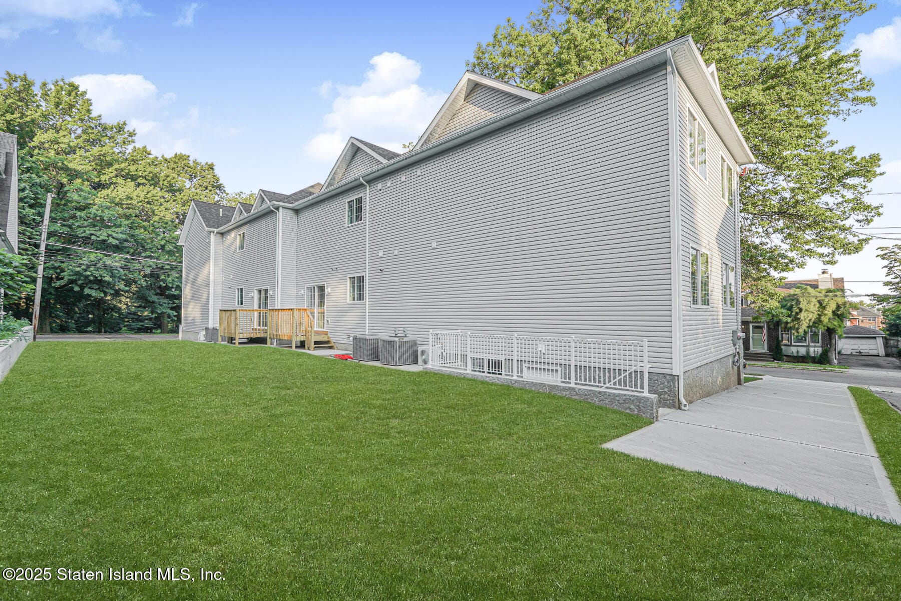 10 Ludwig Street Image 5