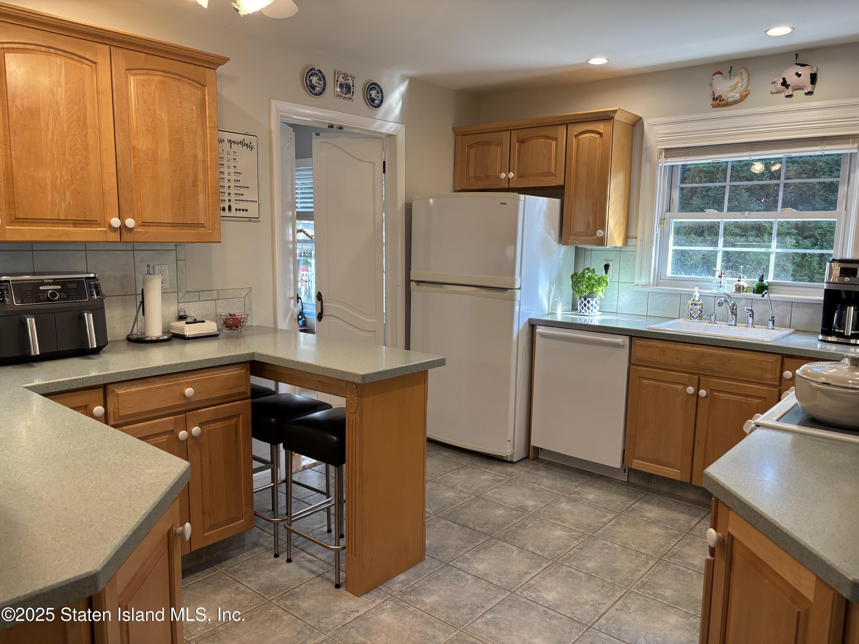 751 Oakland Avenue Image 3