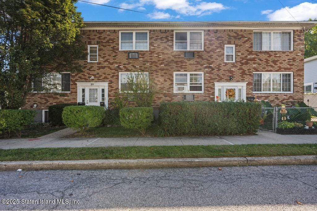 220 O\'Gorman Avenue Image 3