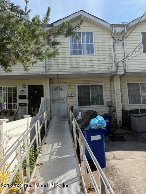 202 Chestnut Avenue, Staten Island, NY, 10305