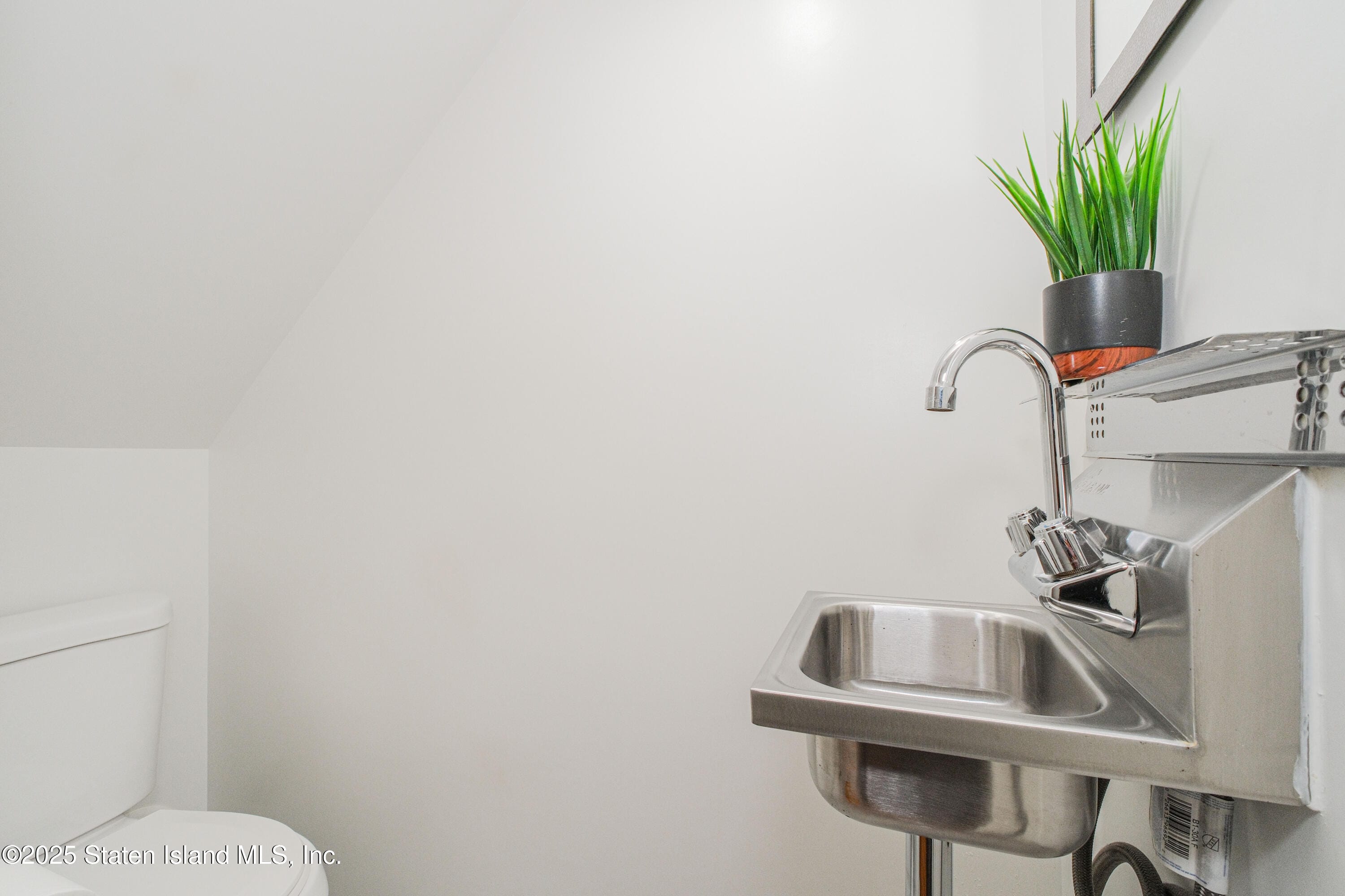 310 Eldert Lane, Brooklyn, NY, 11208 image 17