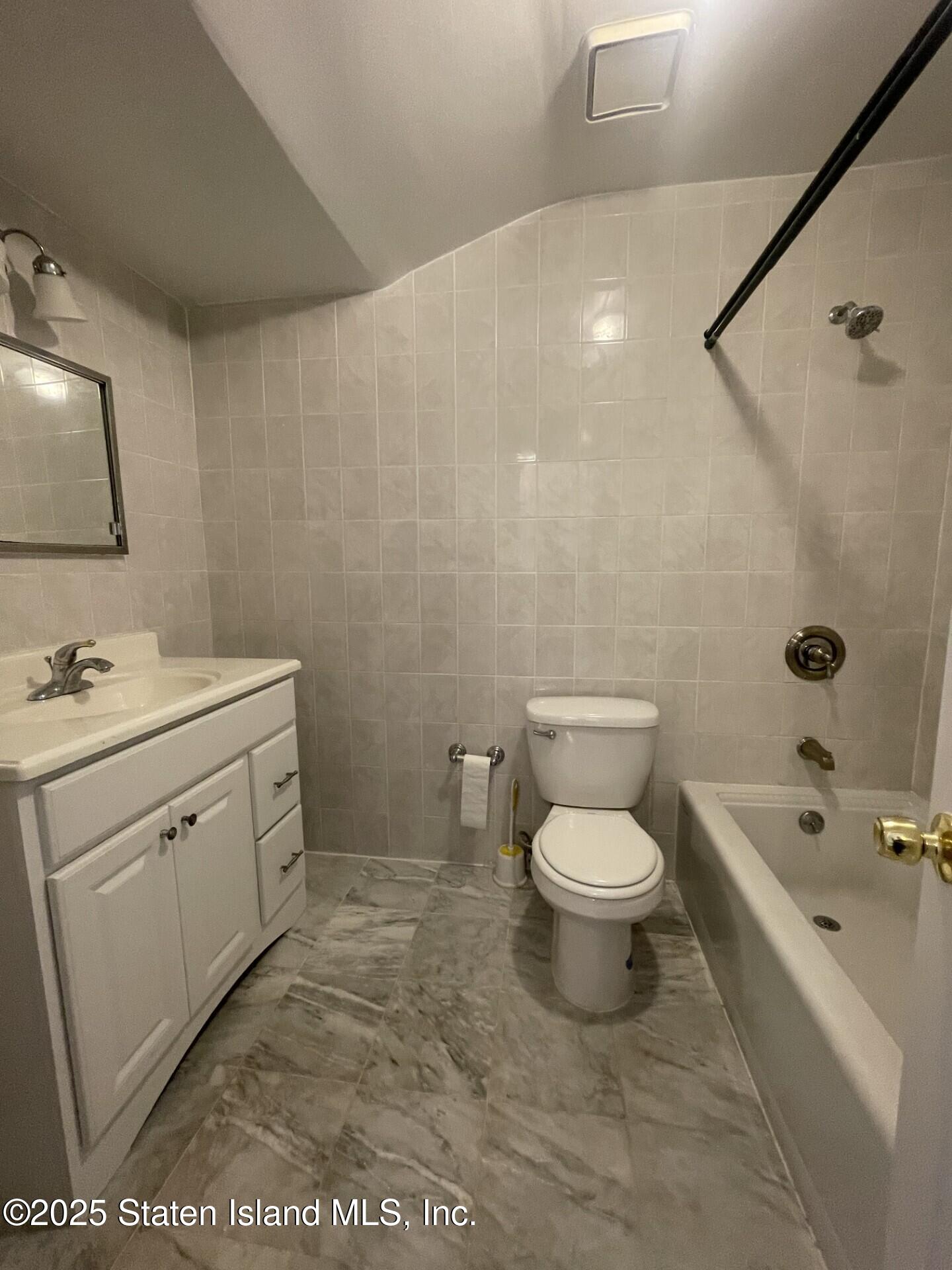421 Hylan Boulevard Image 5