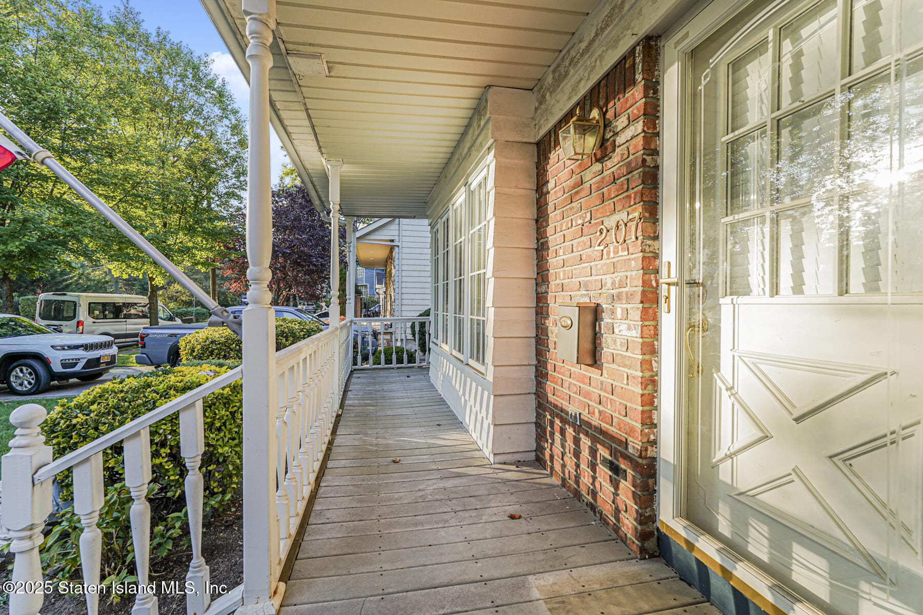 207 Oak Avenue Image 3